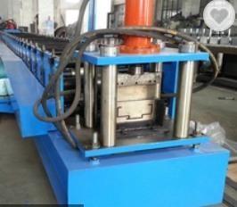 Através do rolo de aço material galvanizado do quadro de porta Cr15 que forma a máquina