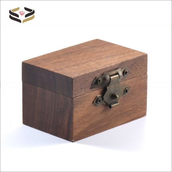 Caja de anillo de madera de nogal Cajas de embalaje de madera maciza Logotipo personalizado 60*40*36mm
