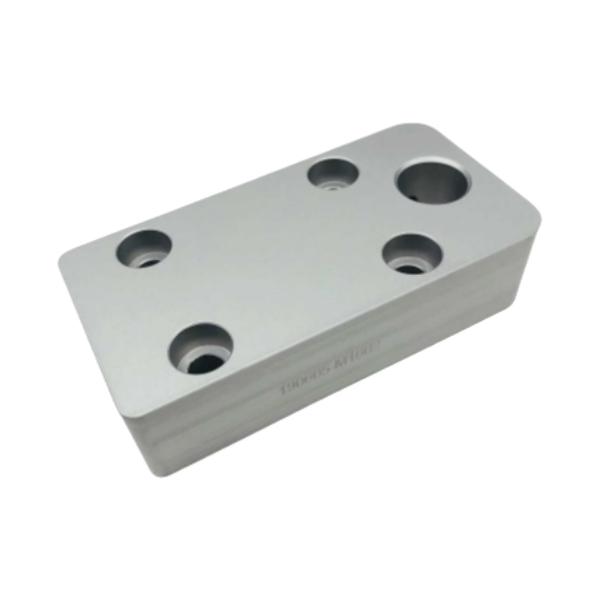 Torsión y fresado CNC de precisión de piezas de aluminio con acabado de pintura industrial