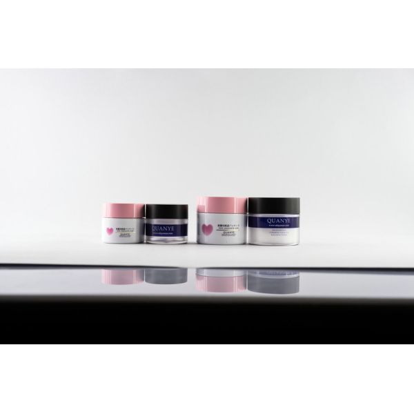 Контейнеры опарника сливк пластиковые, длиной используя контейнеры сливк жизни косметические