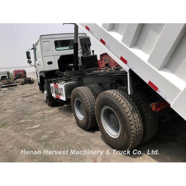 30 ton Howo 375hp 2014 Dump Second Hand Truck With New Bucket / Tyres