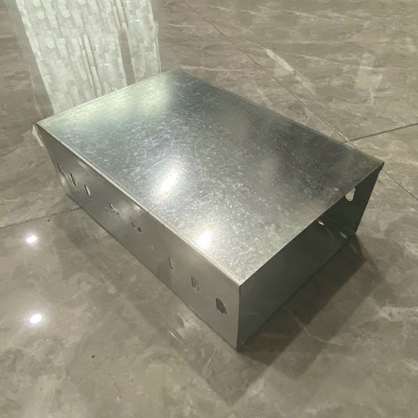 50-1000 mm largeur plateau de câble galvanisé en acier taille personnalisable plateau de câble extérieur