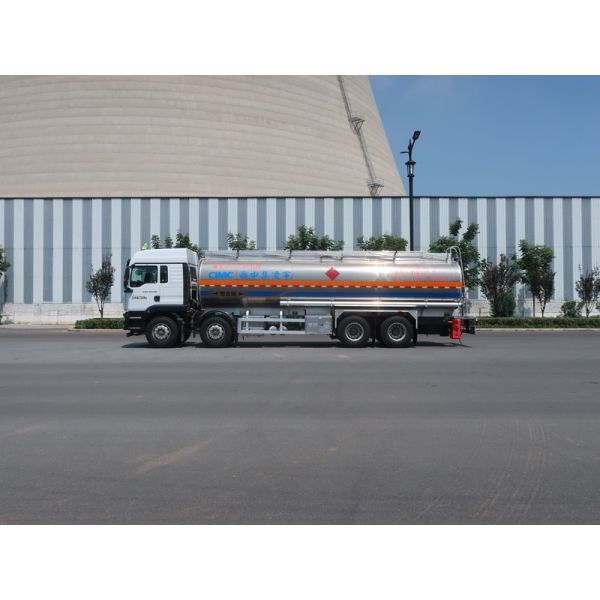 20520kg Rated Load 8*4 30m3 Transport Petrol Diesel Tanker Truck CIMC LINYU