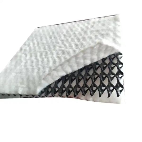 Géomembranes pour les réseaux de drainage composites dans le génie municipal et les décharges