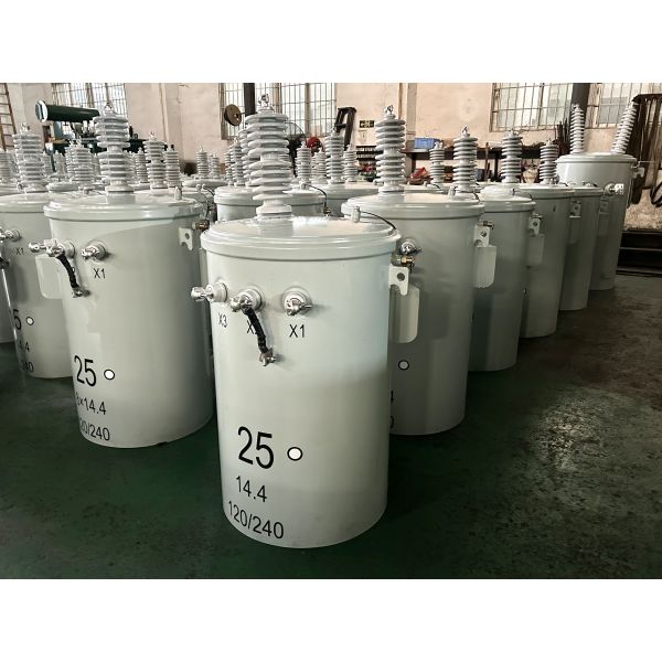 25kva Pole Mounted Transformer oil immersed power transformer 13.85KV CSA C2.2-06 Standard
