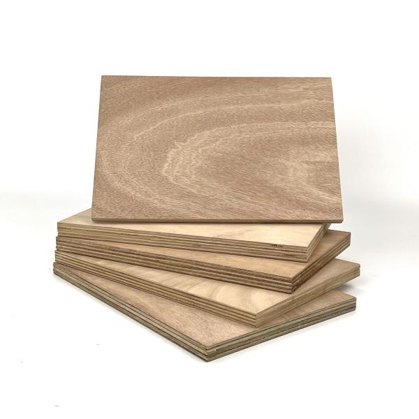 Folha de madeira laminada Okoume 4mm 6mm 12mm 15mm 18mm Folha de madeira laminada Okoume 18mm