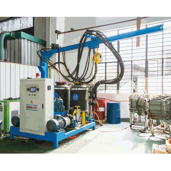 65QT Hot Sale Large Insulated Ice Cooler Box Plastic