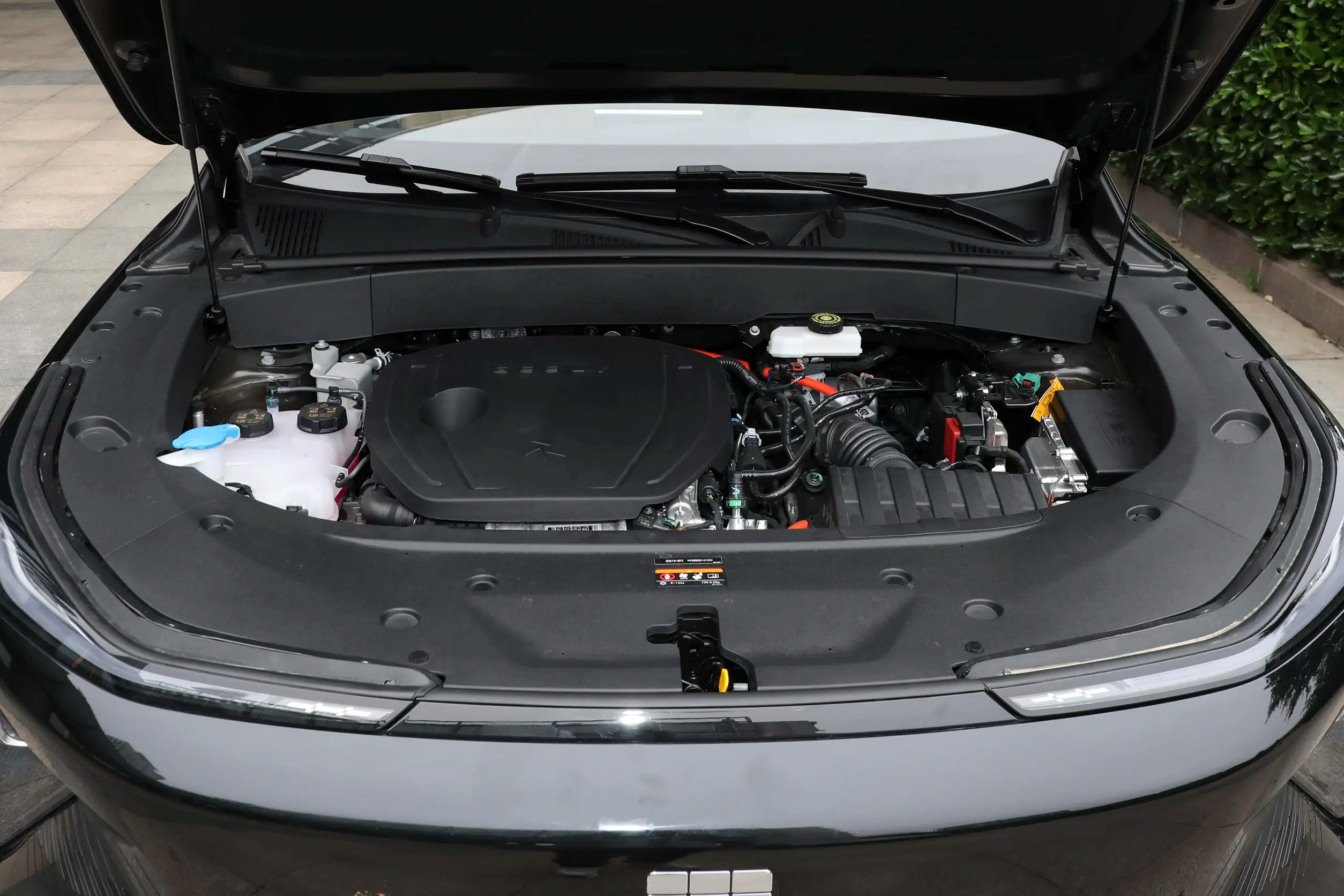 1.5T DHT Galaxy L7 Geely EV Car Plug In Hybrid 115 км Звездный корабль