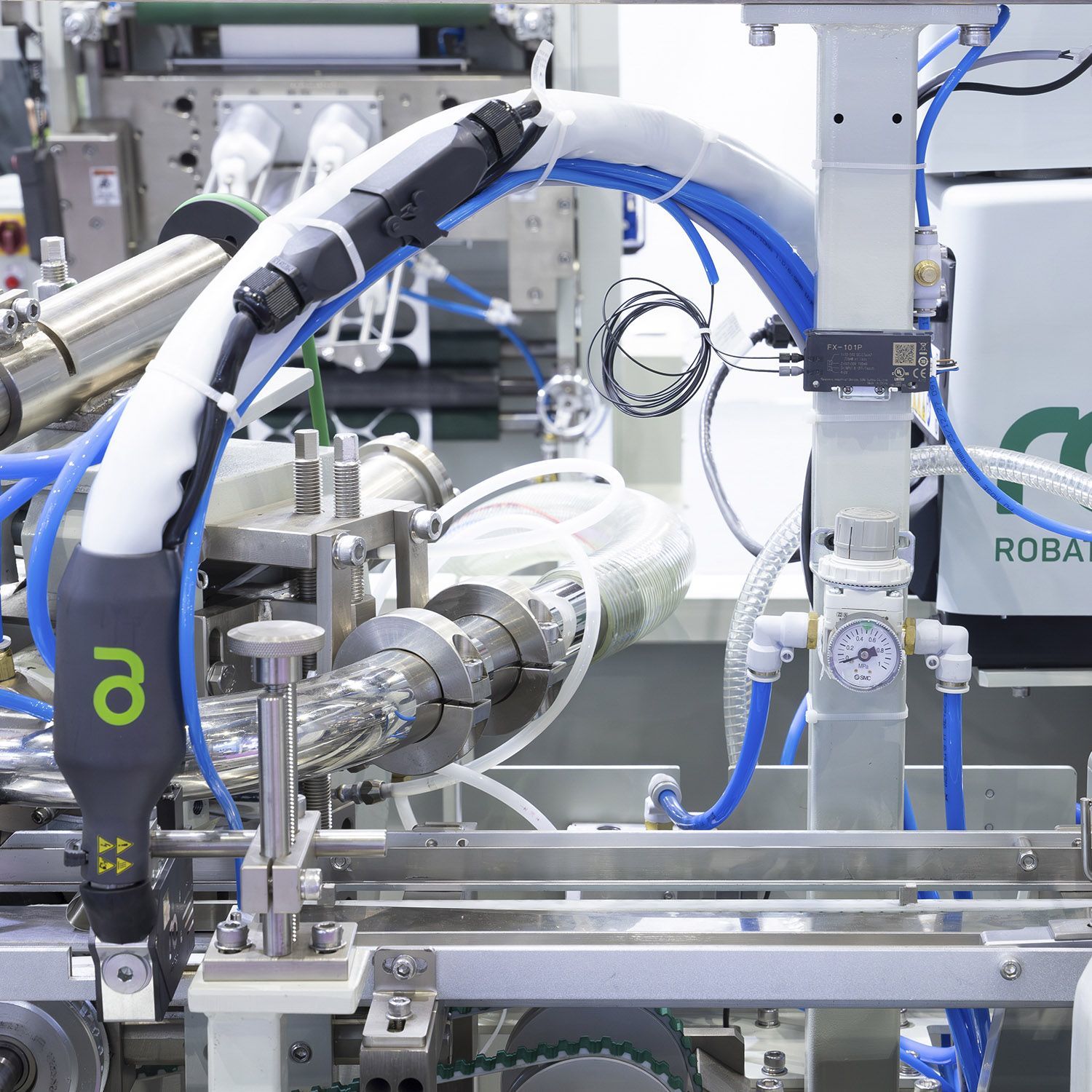 DYK7-CH 4-Axis Domestic Servo Cone Sleeve Machine with 300-350 pcs/min Speed and Rotatech Alpha Gluing System
