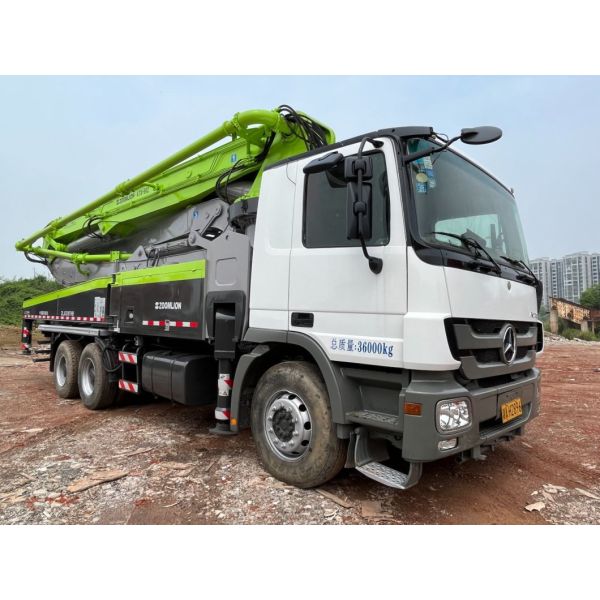 Hydraulic Zoomlion Pump Cement Truck 47m Pump Truck High Pumping Efficiency