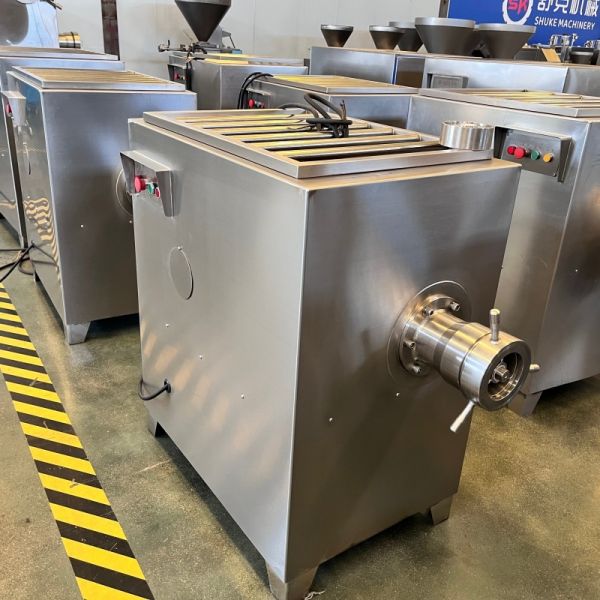 Factory Direct Wholesale Meat Grinder SJR-D130 500-1200kg/h Stainless Steel Meat Mincer for Commercial Butcher Shop