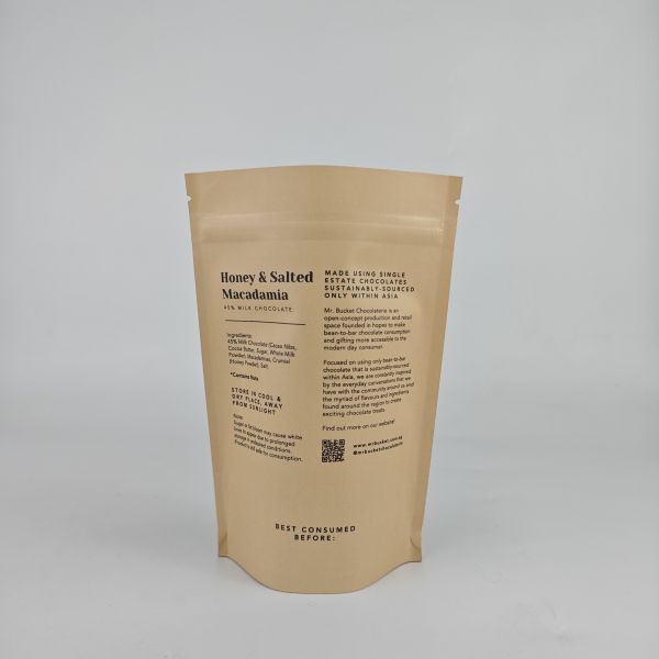 Des échantillons gratuits de haute qualité de papier kraft de qualité alimentaire 90g sacs d'emballage de collation tiennent la pochette à fermeture éclair avec fenêtre transparente