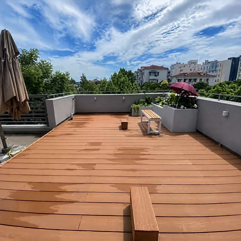 Seamless WPC Decking Board 102x22mm Tongue / Groove Outdoor Decking Wall Panels