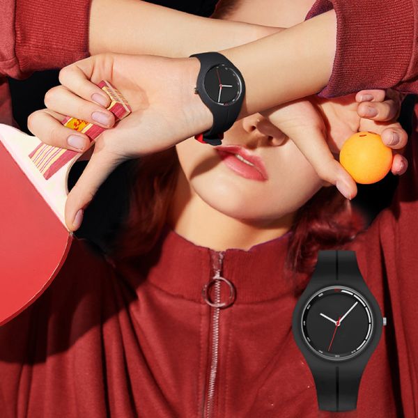 41mm Watch On Woman'S Wrist , Silicone Bracelet Wrist Watch For Ladies