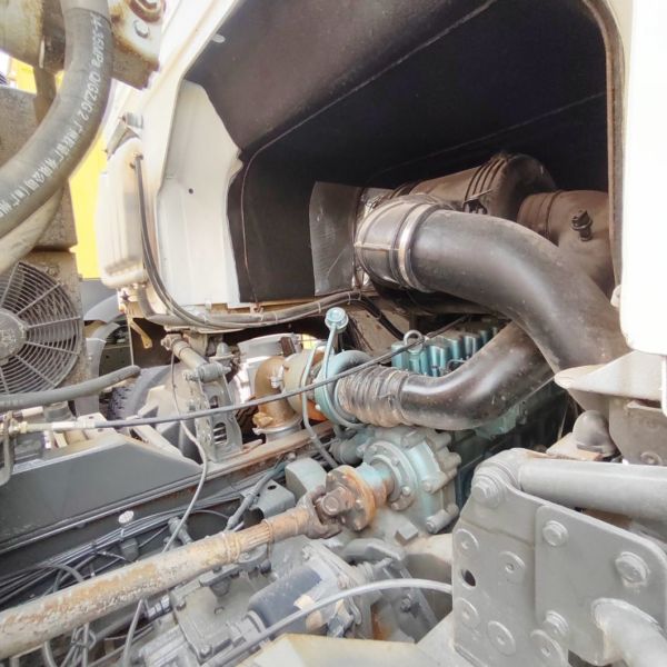Hydraulic Steering with Power Assistance Sinotruk HOWO 6X4 Cargo Transport Mixer Sale