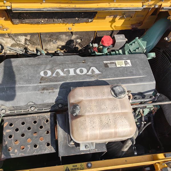 Hydraulic Used Volvo EC480 Excavator 2m3 Bucket Capacity 270KW