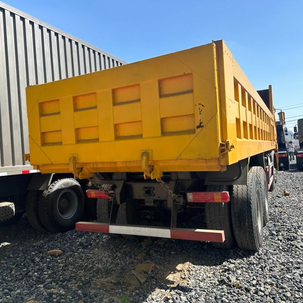 Used Shacman 380hp Truck Trader Dump Trucks 8x4 12 Wheeler manual diesel