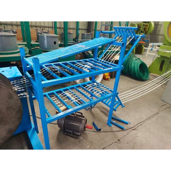 Concertina Razor Barbed Wire Machine / Blade Wire Making Machine