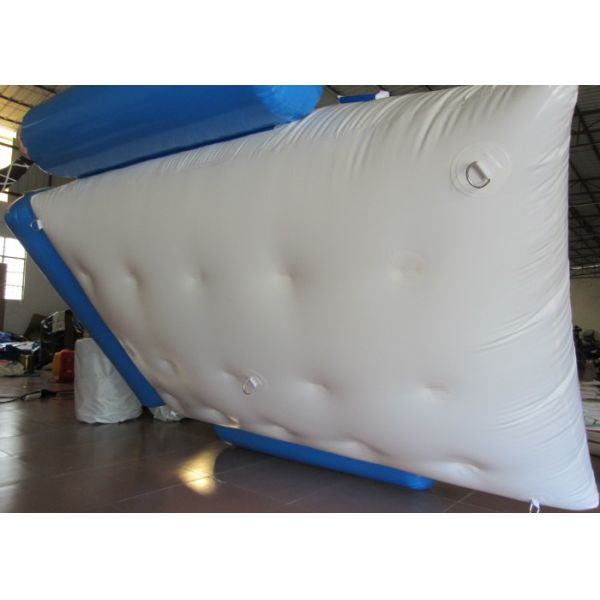 Раздувной айсберг 4 x 2m игрушек воды, привлекательное аквапарк айсберга на открытом воздухе игр раздувное для продажи