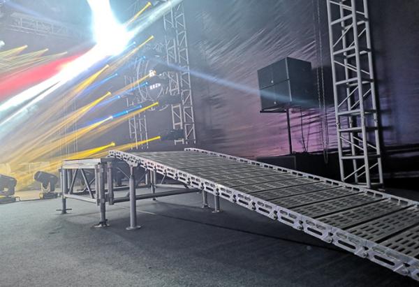 Rampa de embarque y desembarque inclinada de aleación de aluminio para vehículos, rampa de rodadura, rampa de descarga, escalera inclinada para exhibiciones de armazones