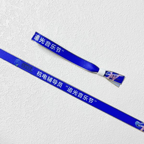 Fabrica Logotipo personalizado Pulseiras de tecido de tecido Regalo Para promoção e eventos Pulsera de tecido de comprimento ajustável
