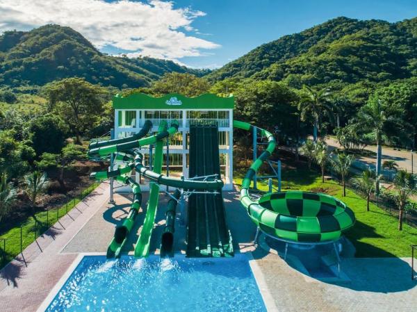 Water Amusement Park Outdoor Swimming Pool Kids Playground Fiberglass Slide