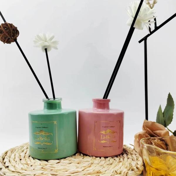 Garrafa de difusão de fundo redondo de vidro rosa mate de 150 ml e 200 ml com material ecológico