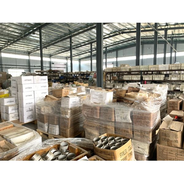 304 тройник выкованный нержавеющей сталью 1/8