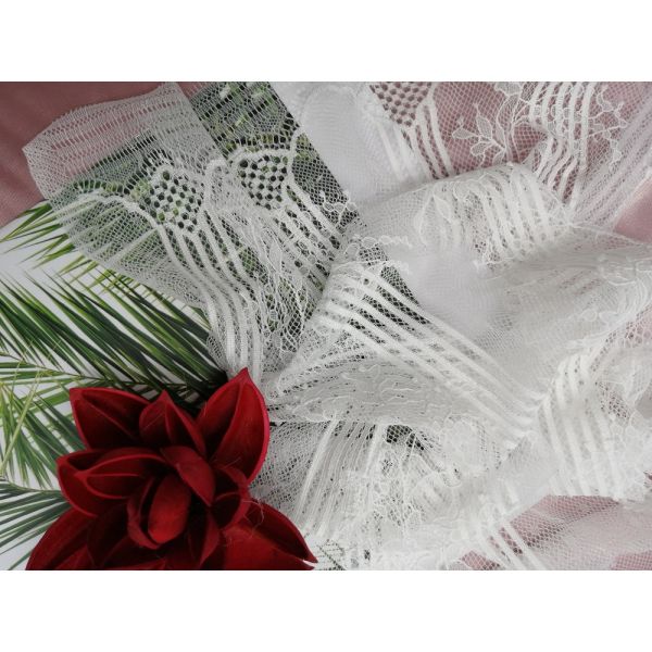 Ткань отделки шнурка ресницы полиэстера Scallop белая для Bridal платья