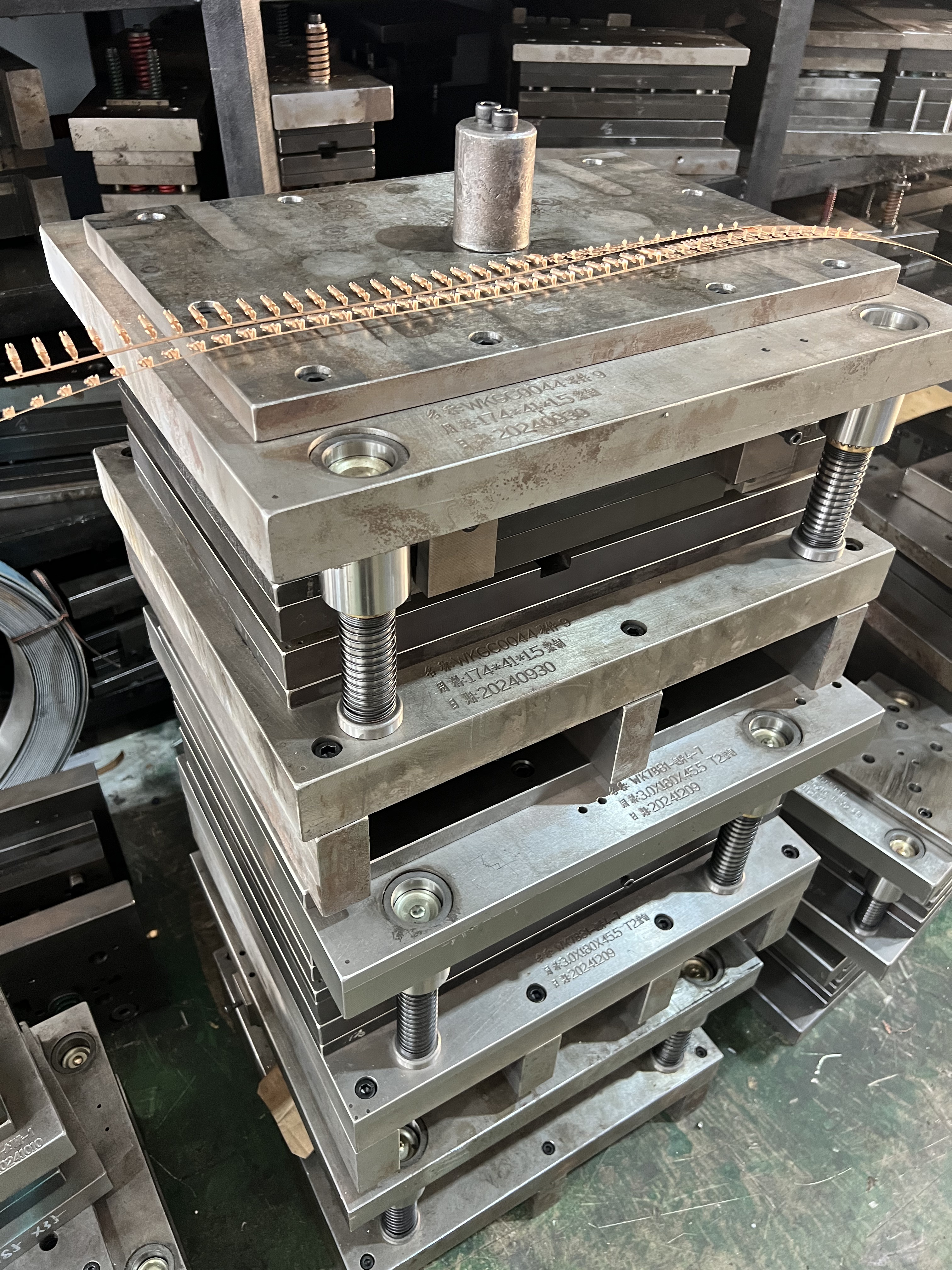 Custom Progressive Stamping Tool – Precise Stamping, Reliable Performance, Easy Installation, Flexible Design