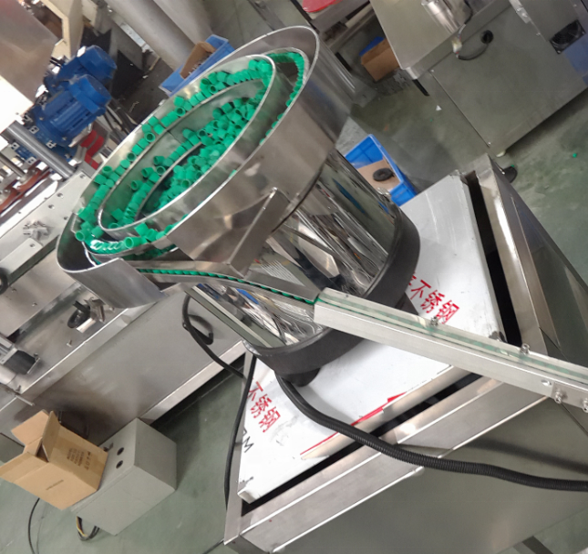 Máquina de tapa de botellas de vidrio de pequeña capacidad para aceite esencial y tapa de aceite medicado