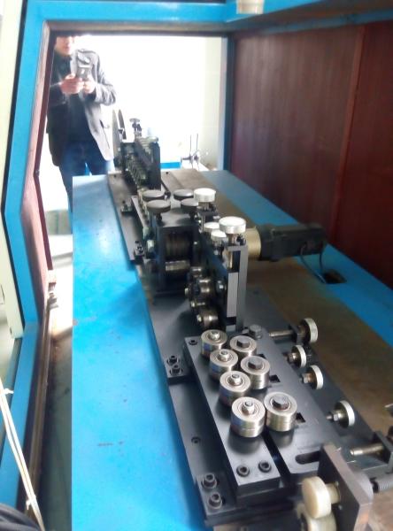70 Mm 14 Roller Wire Straightener And Cutter With Three Groups Of Traction Wire