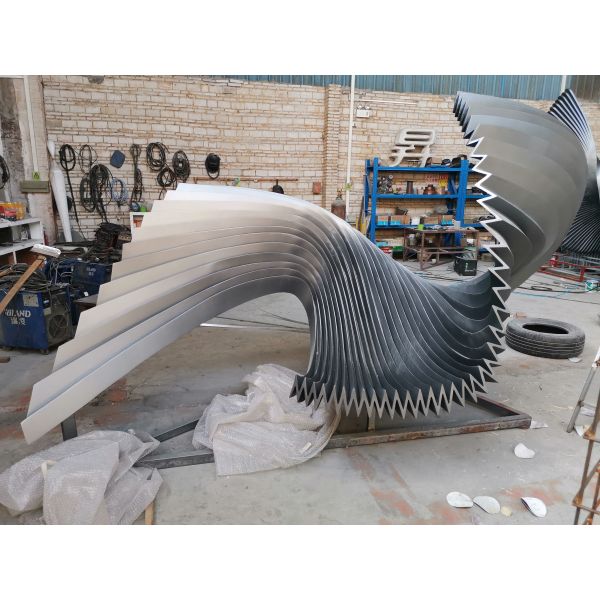 Wave Folding Outdoor Metal Art Sculpture , Pool Installation Stainless Steel Metal Sculpture