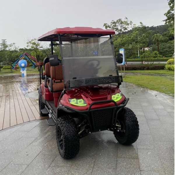 Фабричная цена 6 сиденья Электрическая повозка для гольфа 6 сиденья Поднятая повозка для гольфа 4 колеса Дисковое торможение 10 дюймовый дисплей Топ 6 сиденья Гольф С