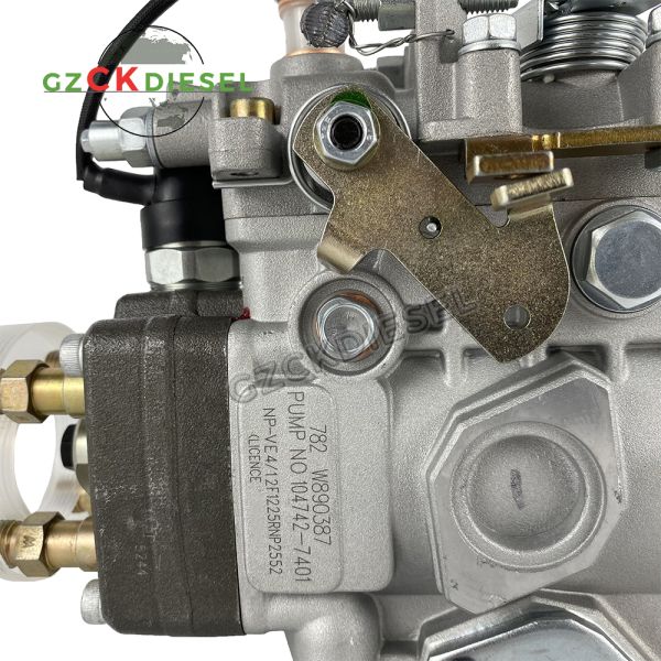 Bomba de inyección de combustible 104742-7401 104642-7401 para 4D94VE 4TNE94