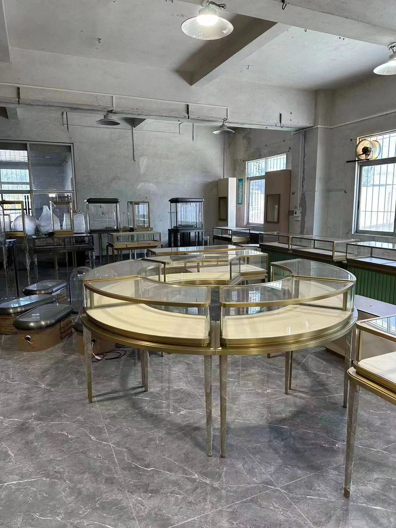 Custom Modern Jewelry Display Showcase Round Counter Top Cabinet