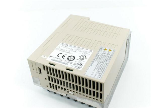New Industrial  Yaskawa  Servo Drive Input 4.7A SGDS-04A31AY580 200-230V