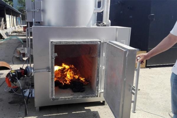 Incinerador a diesel/gás natural acessível para resíduos sólidos municipais e resíduos médicos