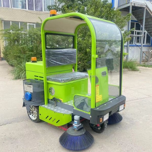 Barredora de piso multifunción eléctrica para calles y carreteras montada en camión con cuatro ruedas