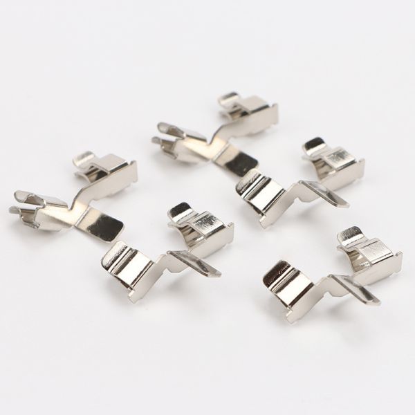 Штемпелевать металла кронштейна 3mm нержавеющей стали точности 5mm толстый электронный