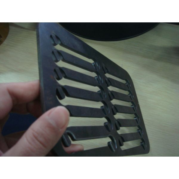 500W Fiber Laser Cutter with Cutting Size 1500 × 3000mm for Sheet Metal Cutting