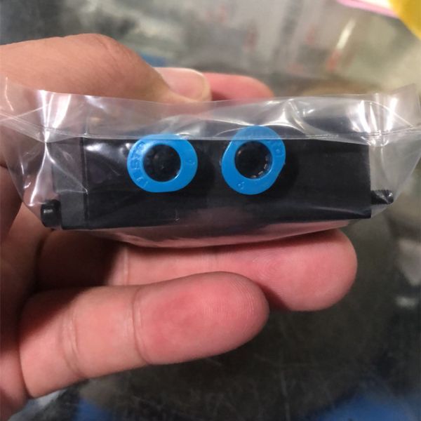 M2.184.1121 Heidelberg Pneumatic Festo 4/2 Way Solenoid Valve 6mm Offset Printing Parts