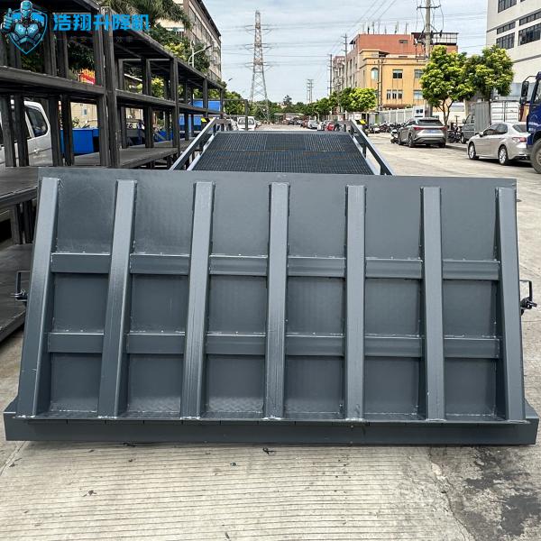 Manual Dock Ramp Forklift Helper With Adjustable Height Diamond Net For Skid Resistance