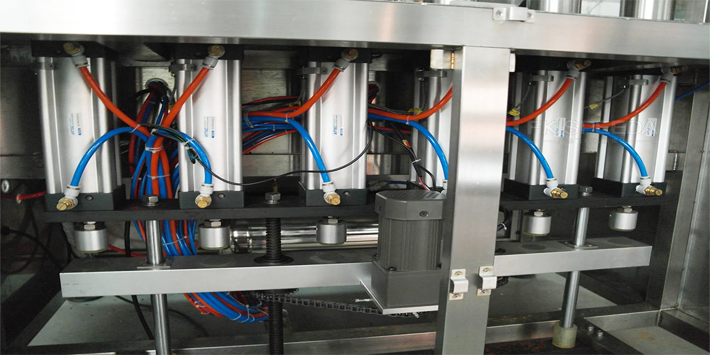 Онлайн-поддержка FK-JL6 Глаз Красное вино Эссенция Жидкая Эссенция Автоматическая магнитная насосная заполнительная машина