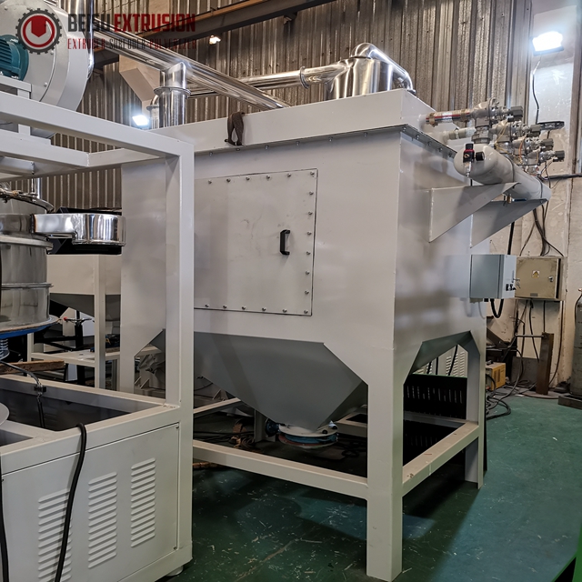 SMF-1000 Waste Plastic Grinding Milling Machine For SPC / PVC / WPC Flooring Board