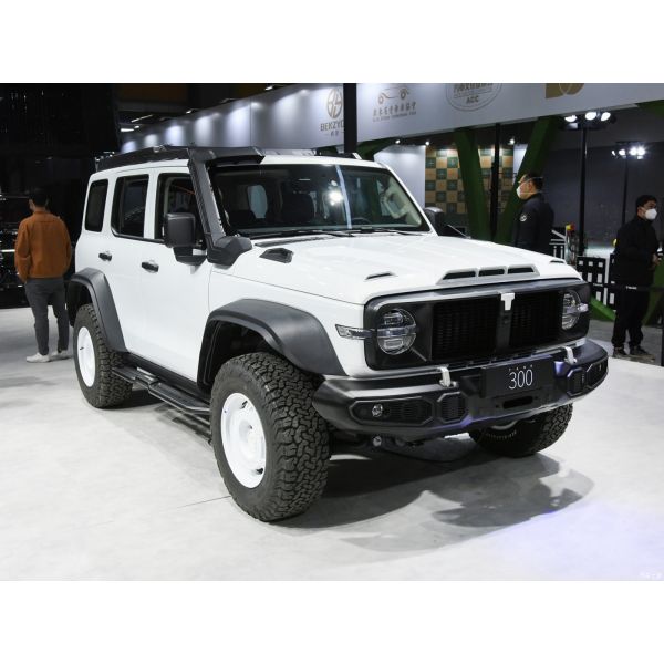 2023 GWM Off-road Tank 300 SUV Car 2.0T Petrol Fuel 4WD Equipped with LED Headlight