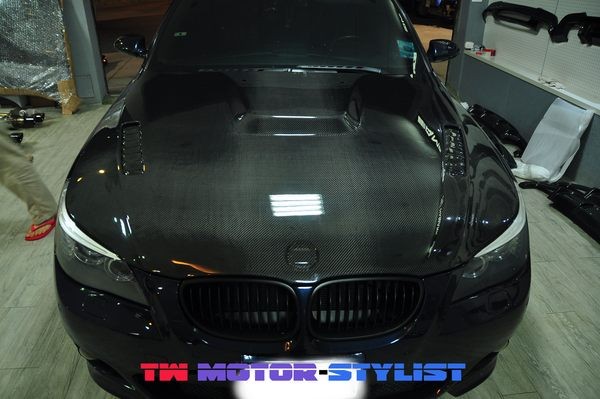 Клобук волокна углерода BMW E60 TMS исключительный полный