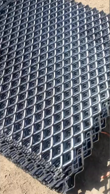 Diamond Expanded Metal Wire Mesh with Stable Structure and Customizable Ventilation