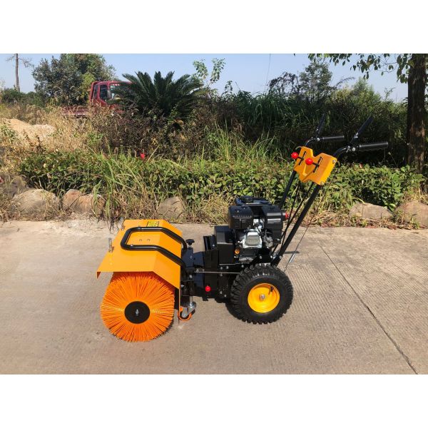 Walk-Behind Snow Removal Equipment with 34.5 cm Brush Diameter and 110CM Working Width