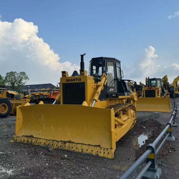 Second Hand Dozer Used Bulldozer Shantui SD22 For Earthworks 162kw
